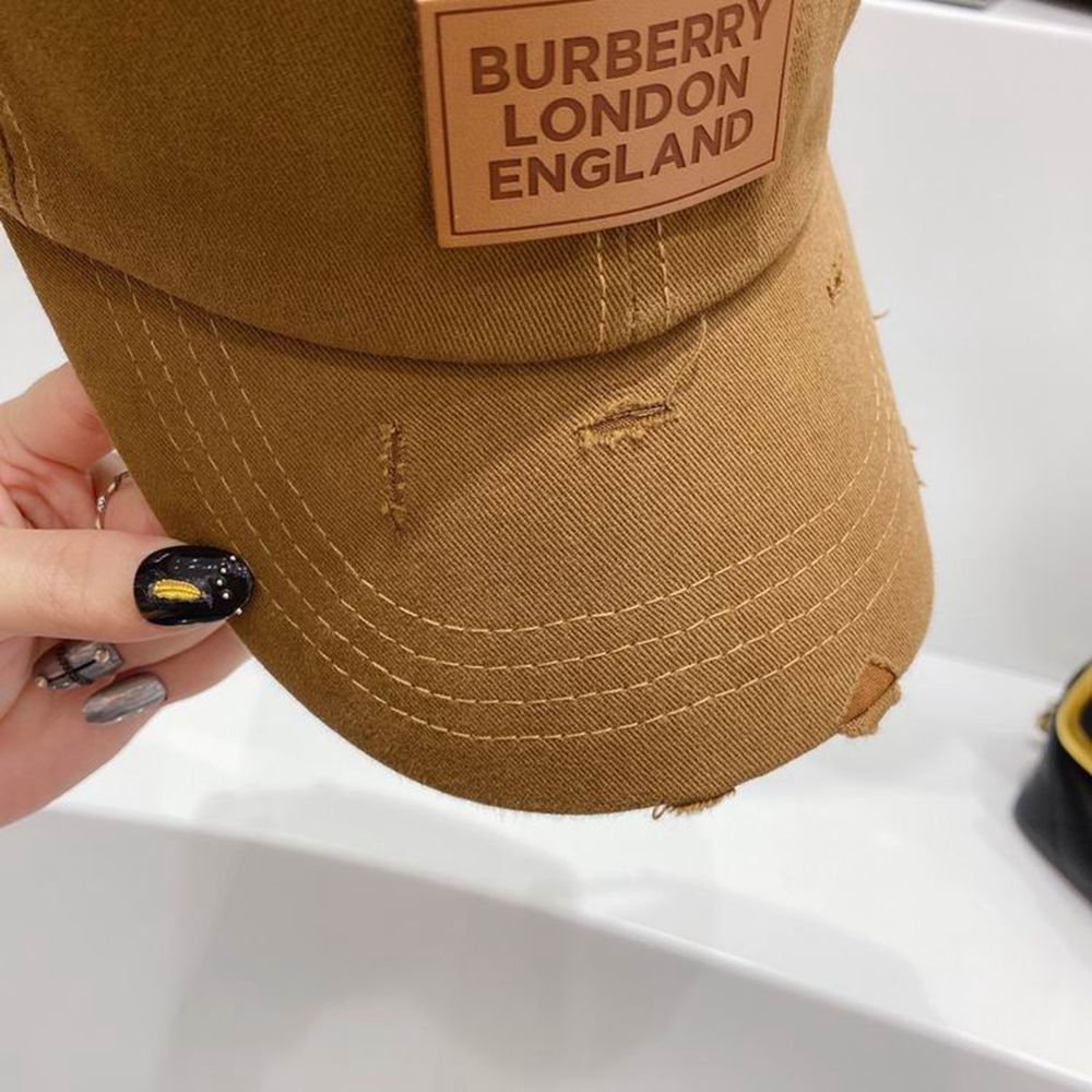 Bv*b*rry Hat